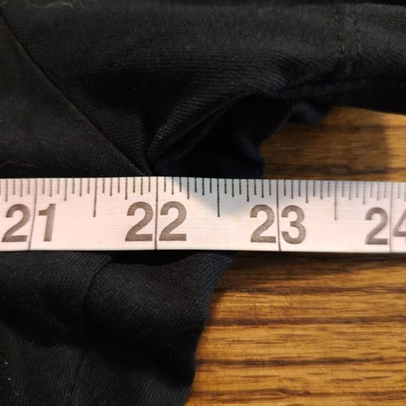 Heidi.com XXL Men’s t-shirt NWT black short sleeves front has Swiss logo. - Picture 9 of 9